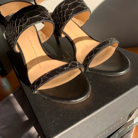 Giuseppe Zanotti (7.5 women) Kitten Heel - Picture 9 of 10